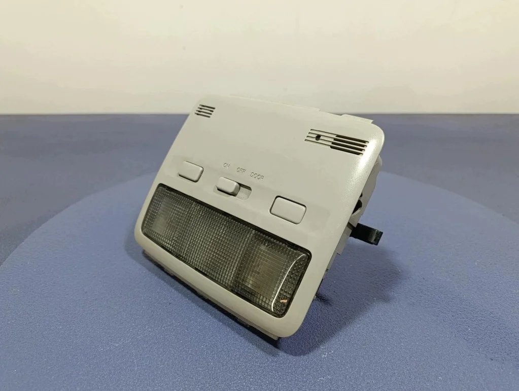 Toyota Avensis T25 inner taklampa