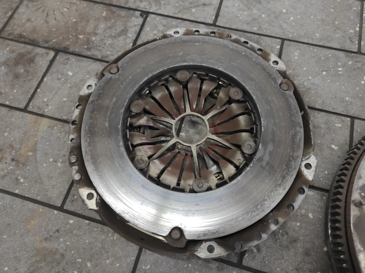 Embraiagem VW T5 2.5 TDI Usada image 7