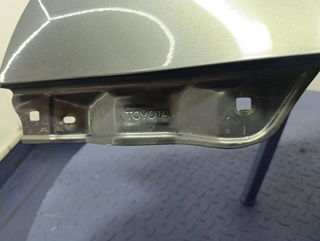 Toyota Avensis II Kombi Kotflügel vorne links image 5