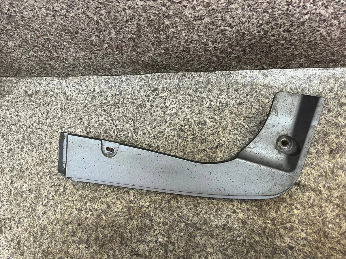 Schmutzfänger hinten rechts BMW X5 E70 M-Paket image 3