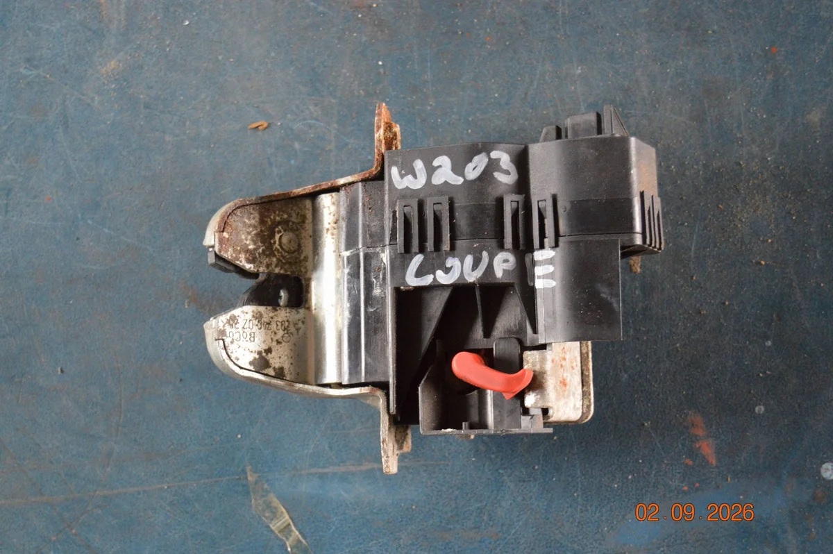 Serrure coffre Mercedes C W203 A2037400235