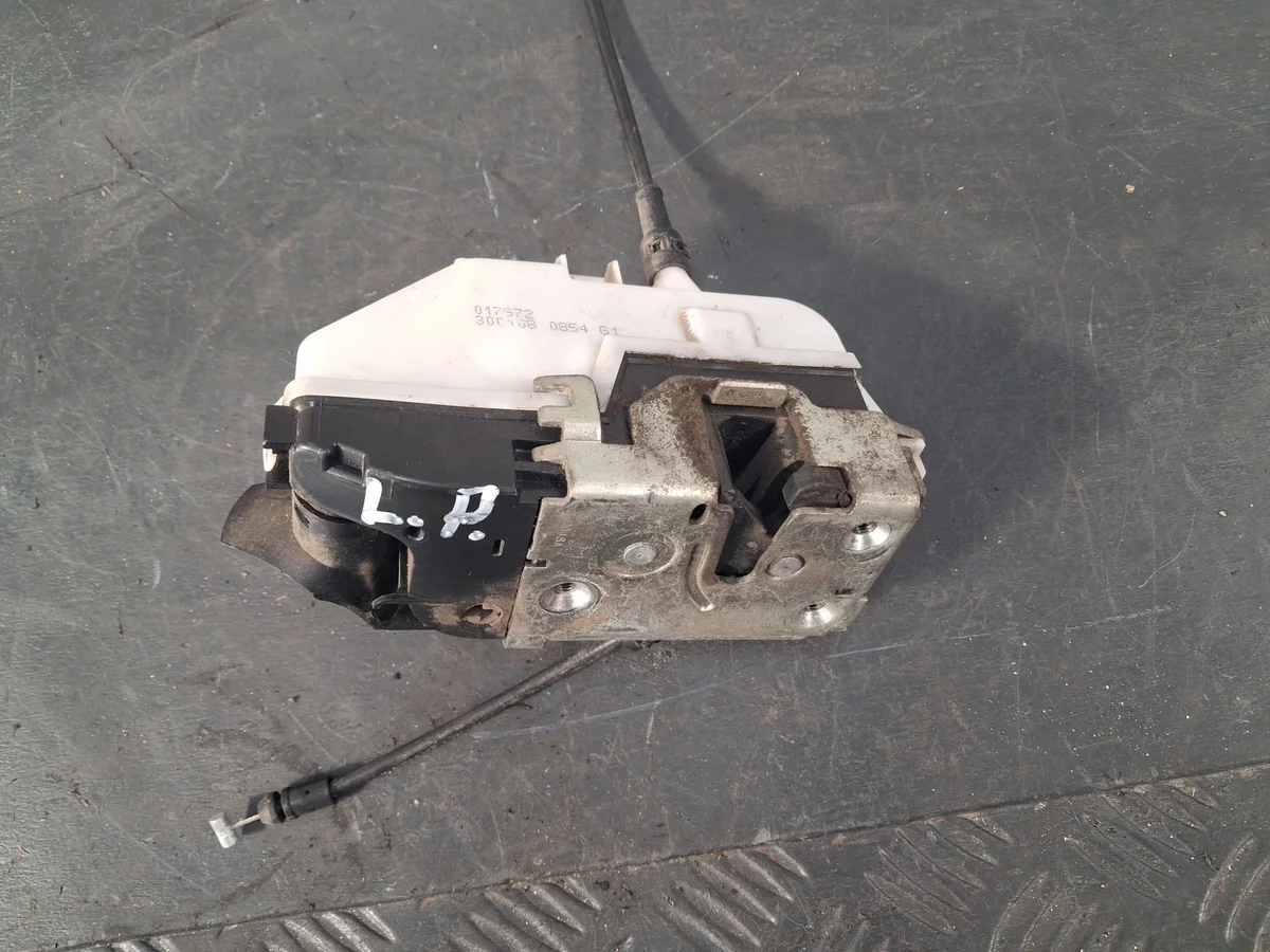 Renault Espace IV Serrure Porte Gauche Avant 017972 image 3