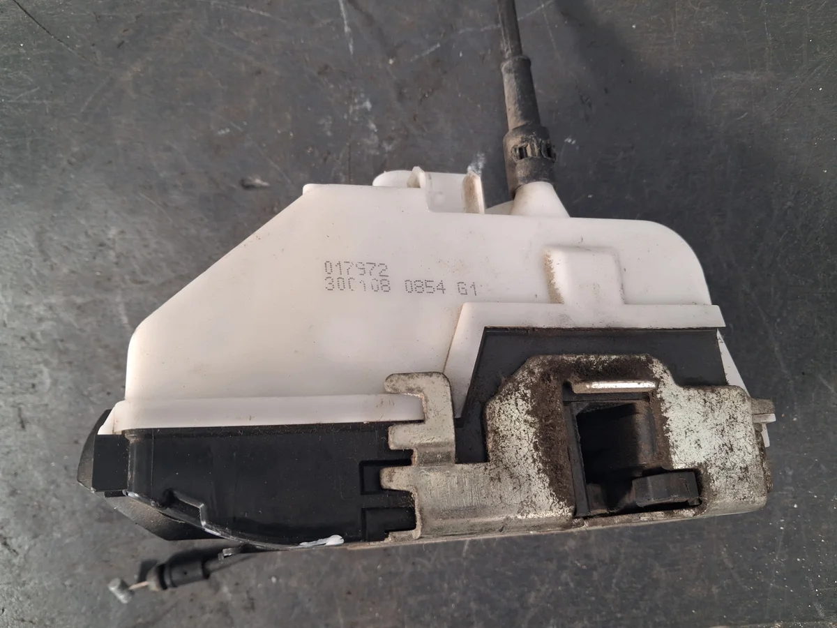 Renault Espace IV Serrure Porte Gauche Avant 017972 image 4