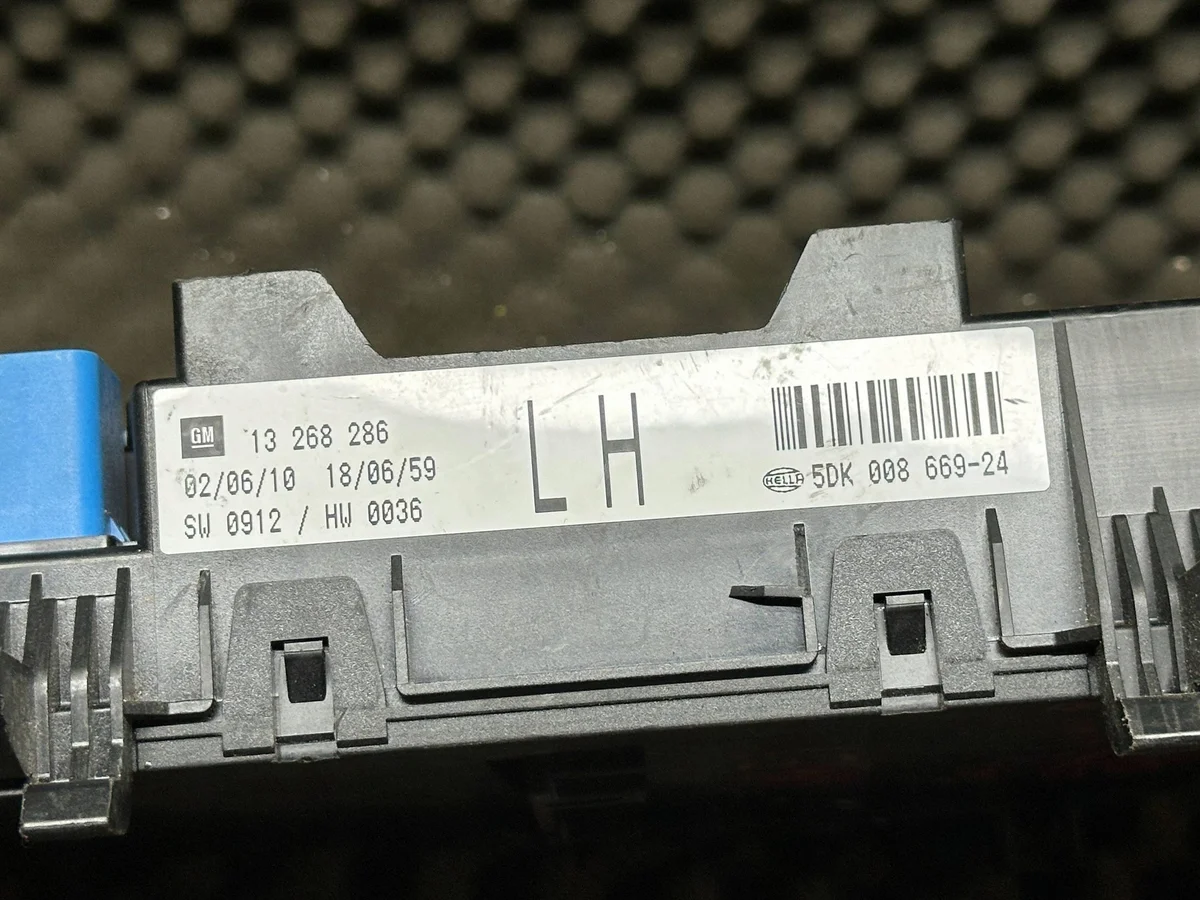 Zekeringkast Opel Astra H 13268286VAR image 3