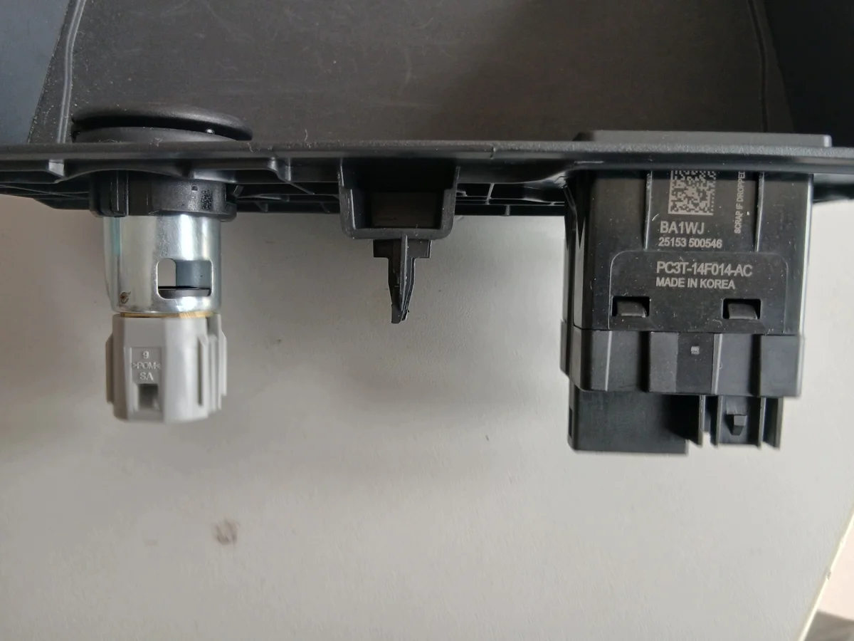 Ford Mustang VII MK7 Paneel USB image 4