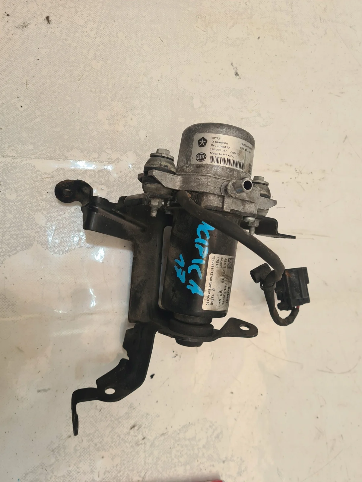Chrysler Pacifica 17- Vacuum Pump 4843751-16