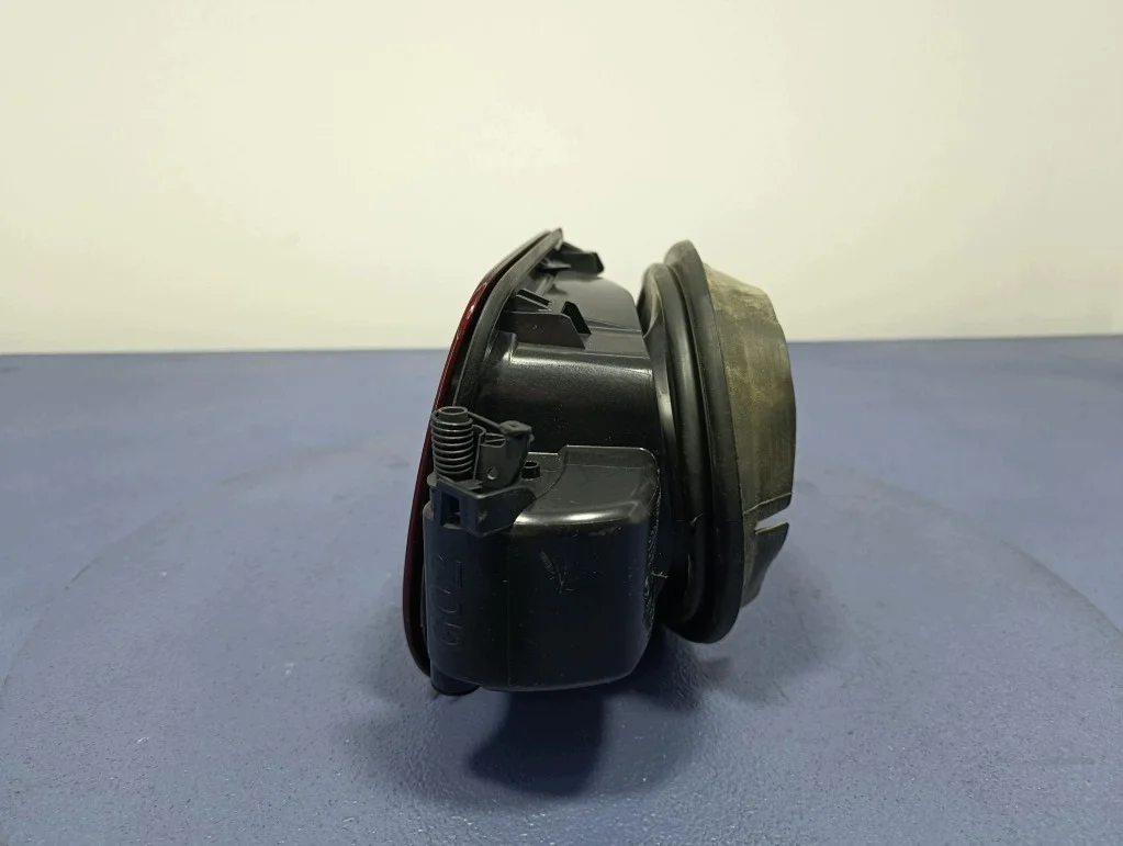 BMW X4 G02 LCI Tapa Combustible 7414475 image 4