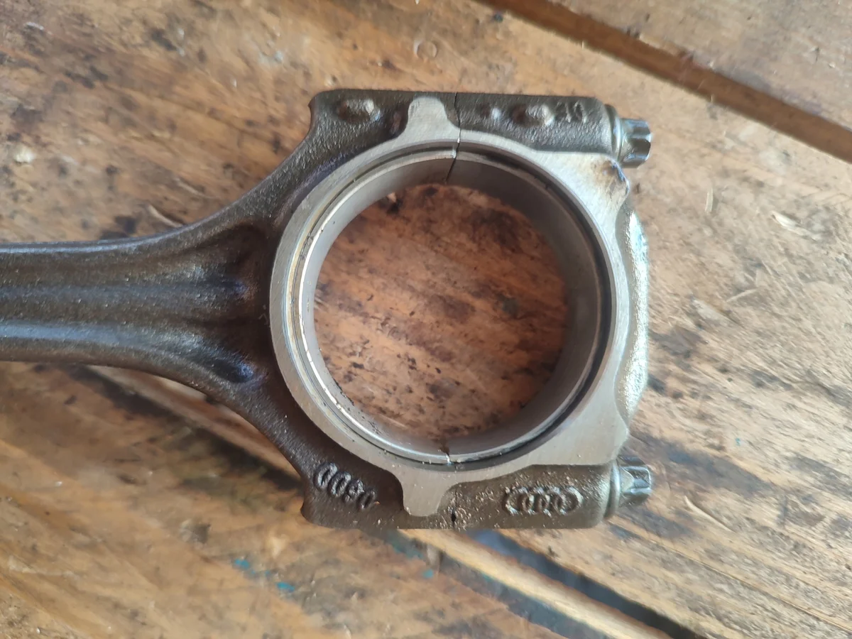 Audi A4 B7 A6 C6 Seat Exeo 2.0 TFSI piston image 3
