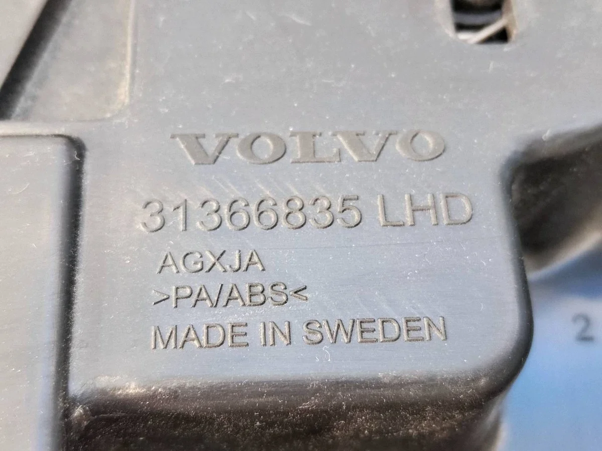Förvaring instrumentbräda Volvo XC90 II image 4
