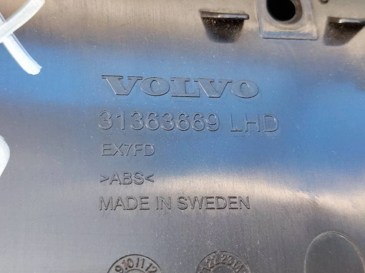 Förvaring instrumentbräda Volvo XC90 II image 5