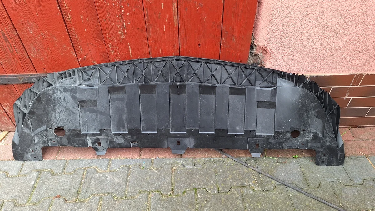 Onderbumper A1178850036 - Gebruikt image 5