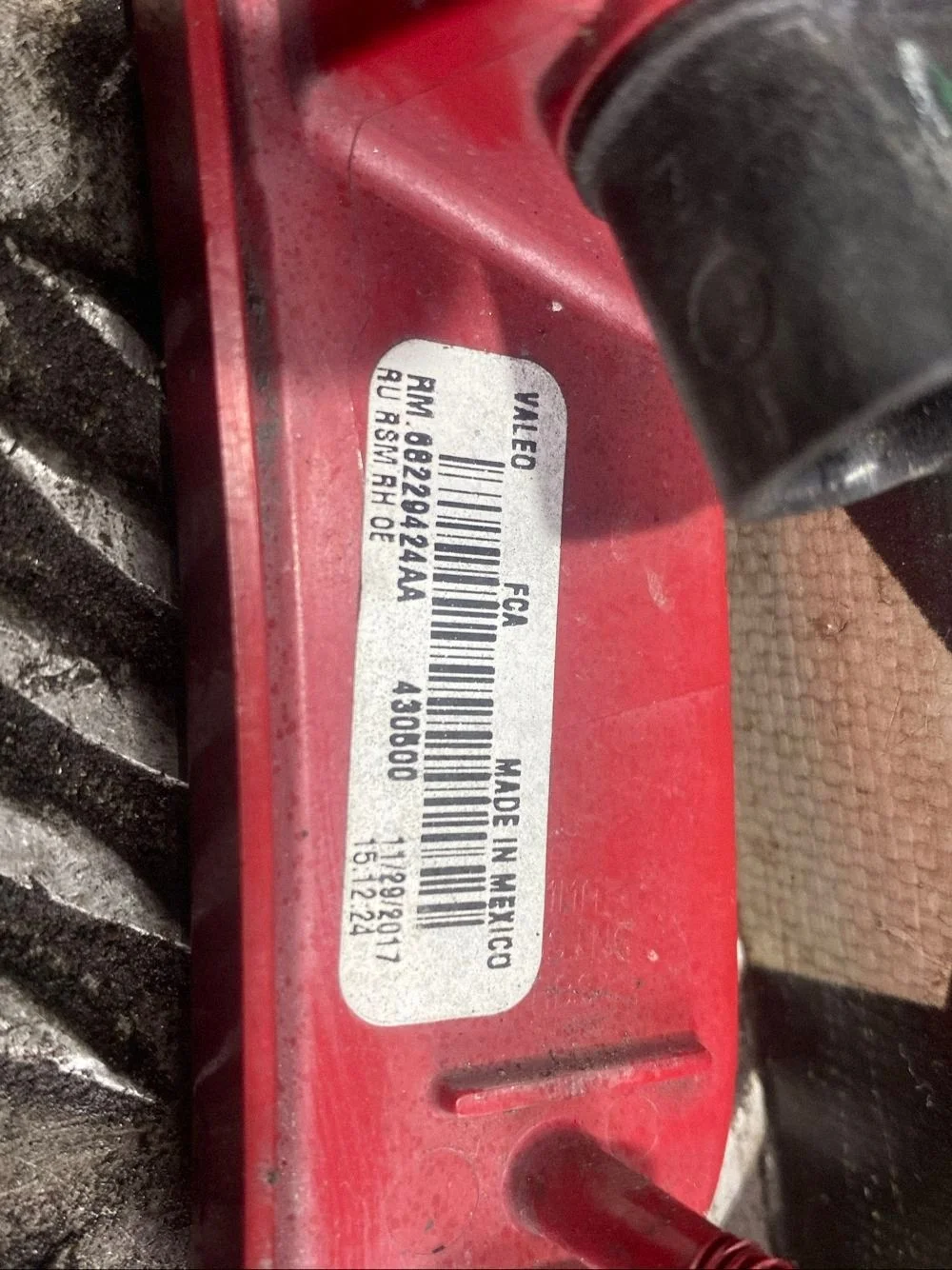 Réflecteur de pare-chocs Chrysler Pacifica 68229424AA image 4