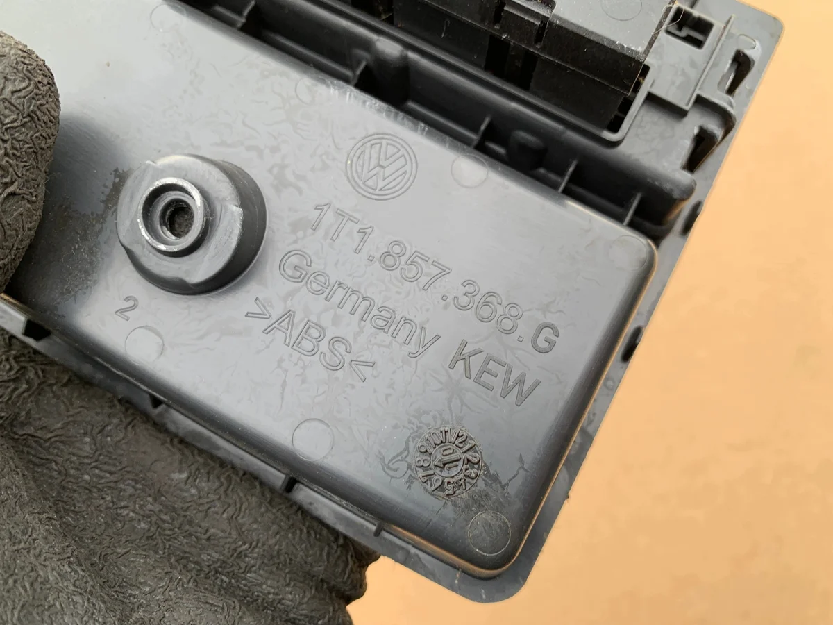 Compartiment de rangement pour VW Touran image 3