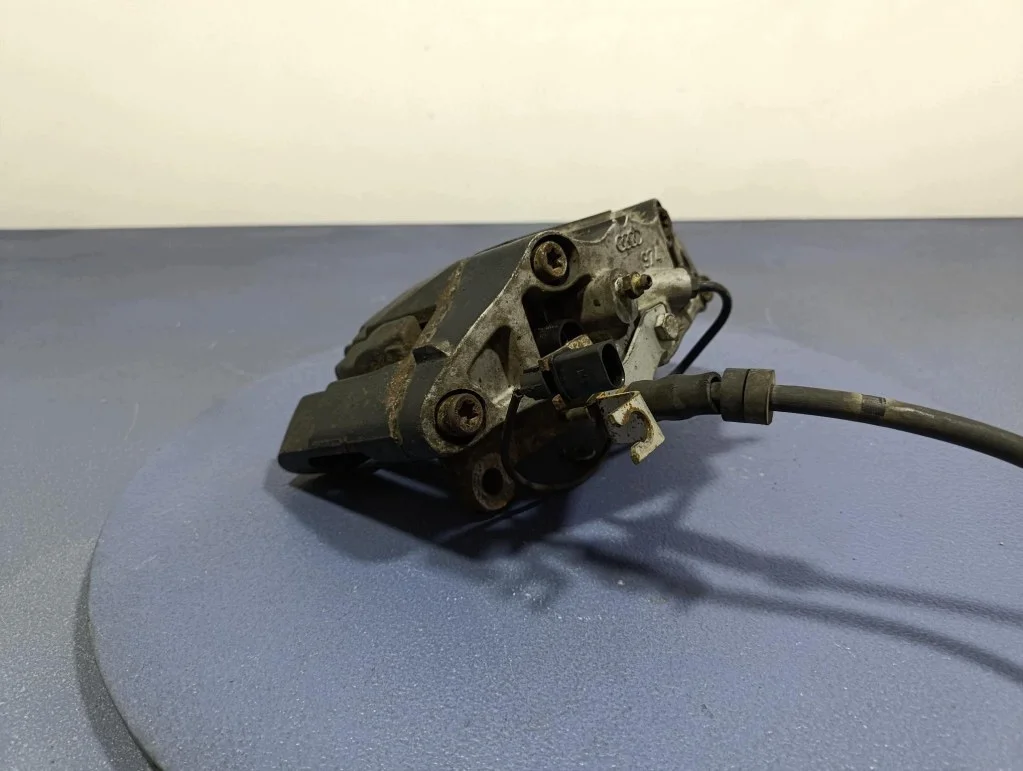 Bromsok Audi A6 C6 2.7 TDI Höger Fram image 3