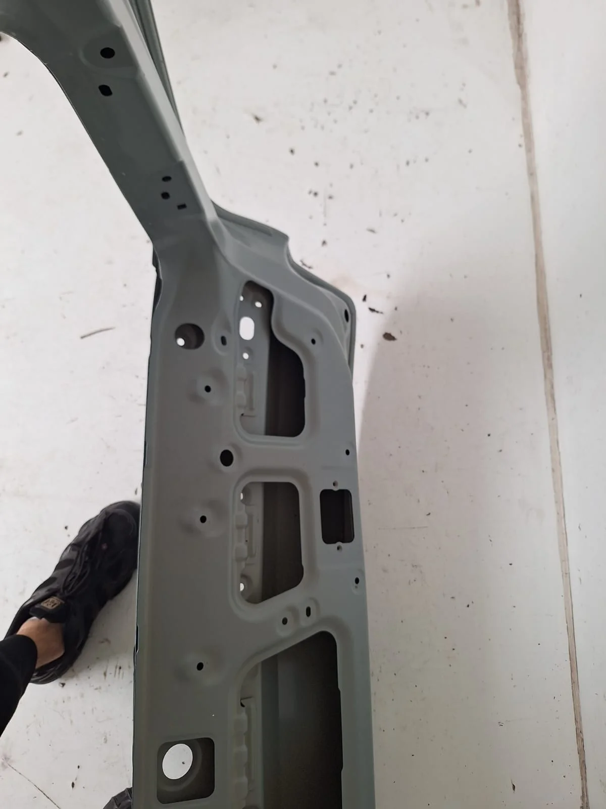 KIA K4 26R Spoiler Heckklappe Blende gebraucht image 3