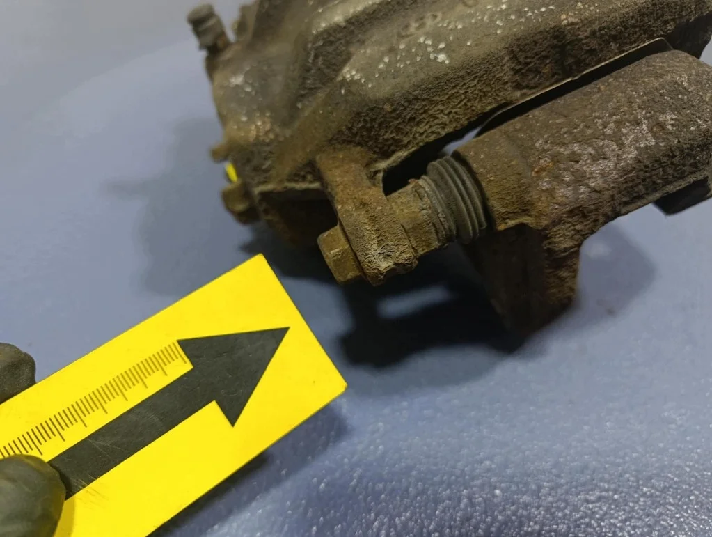 Bremssattel vorne rechts Kia Sorento II image 9