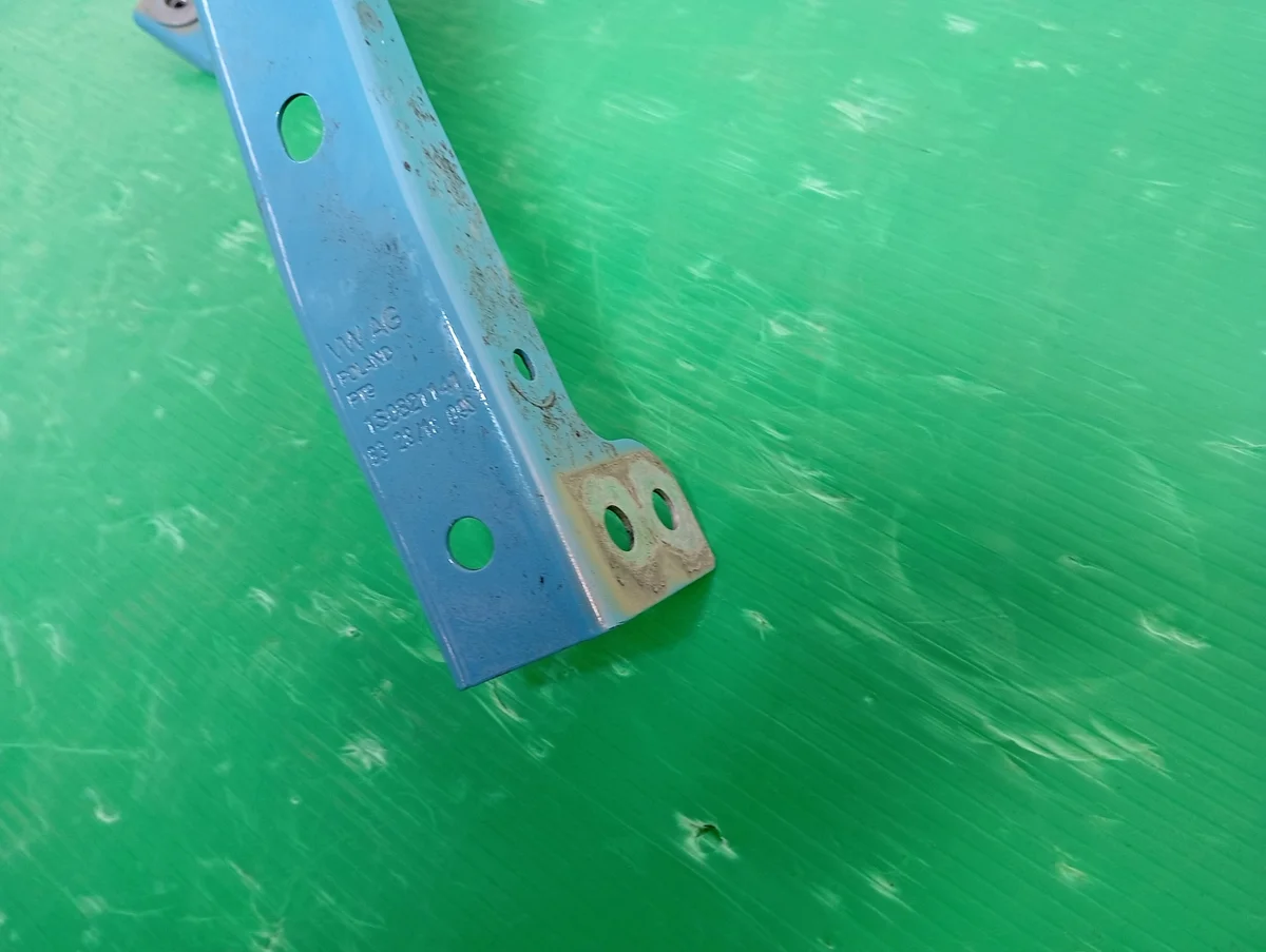 Support aile avant gauche VW Up! 1S0821141 image 3