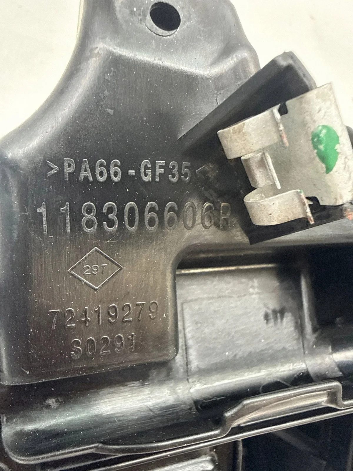 Renault 118306606R Couvercle de soupape image 3