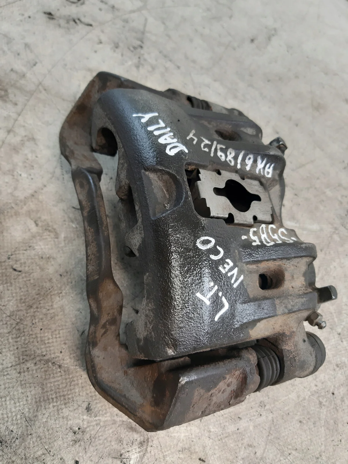 Remschijfremklauw Links Achter Iveco Daily