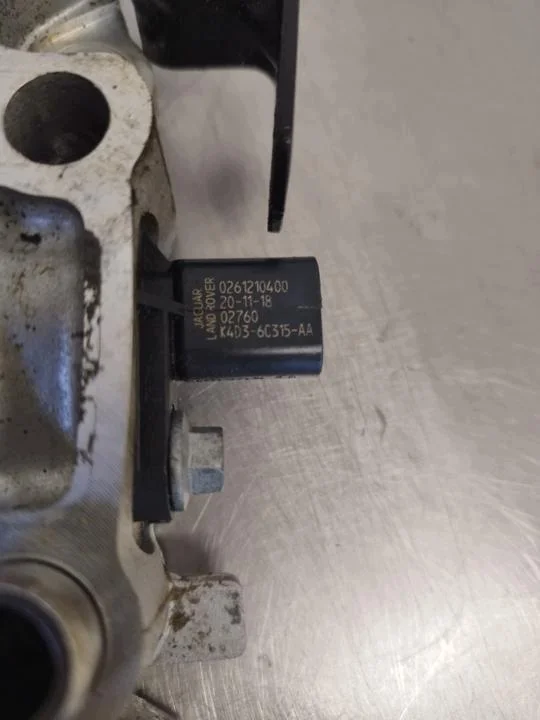 Land Rover H4P3-6K301-AC moottorin osa image 3