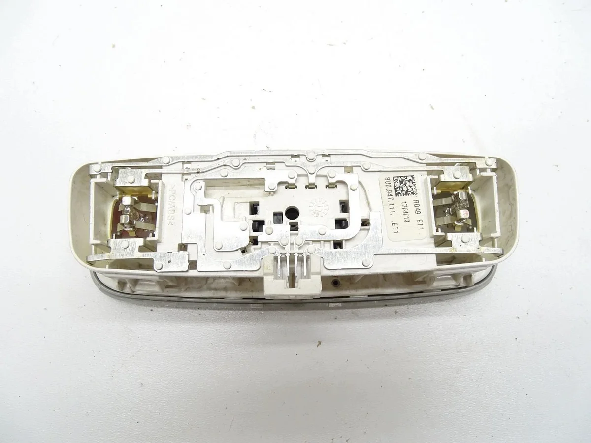Sisävalaisin Audi A3 8V 8V0947111 image 3