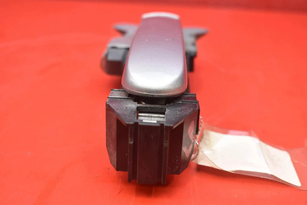 Nissan Note E11 Front Left Door Handle Silver image 6