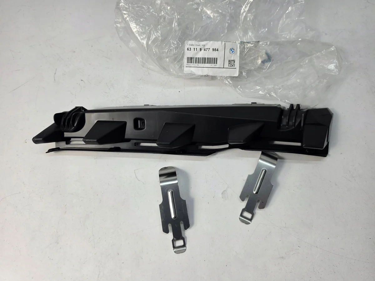 BMW X5 G05 Scheinwerferhalter Rechts 9477984