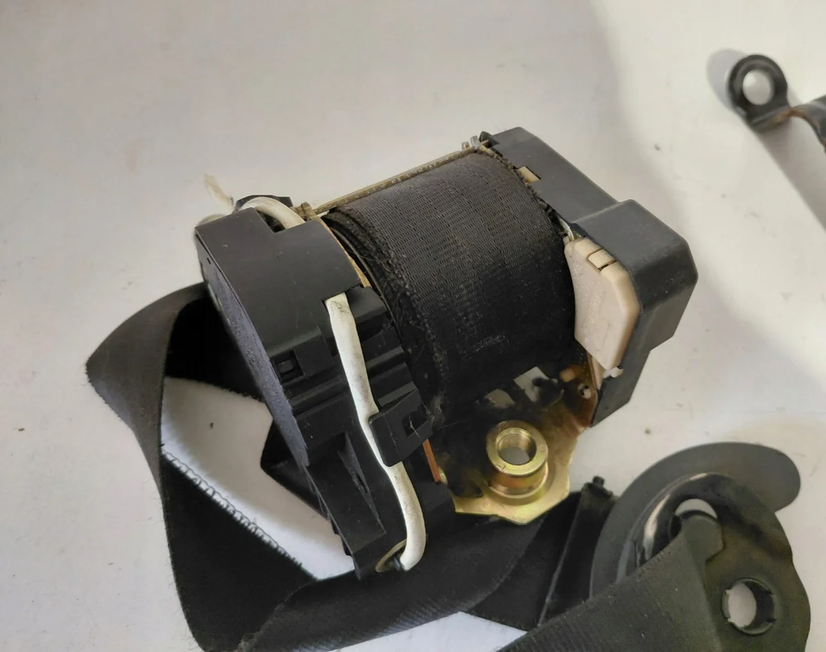 Vw Touran I Gurtstraffer Links Vorne 1T1857705RAA image 3