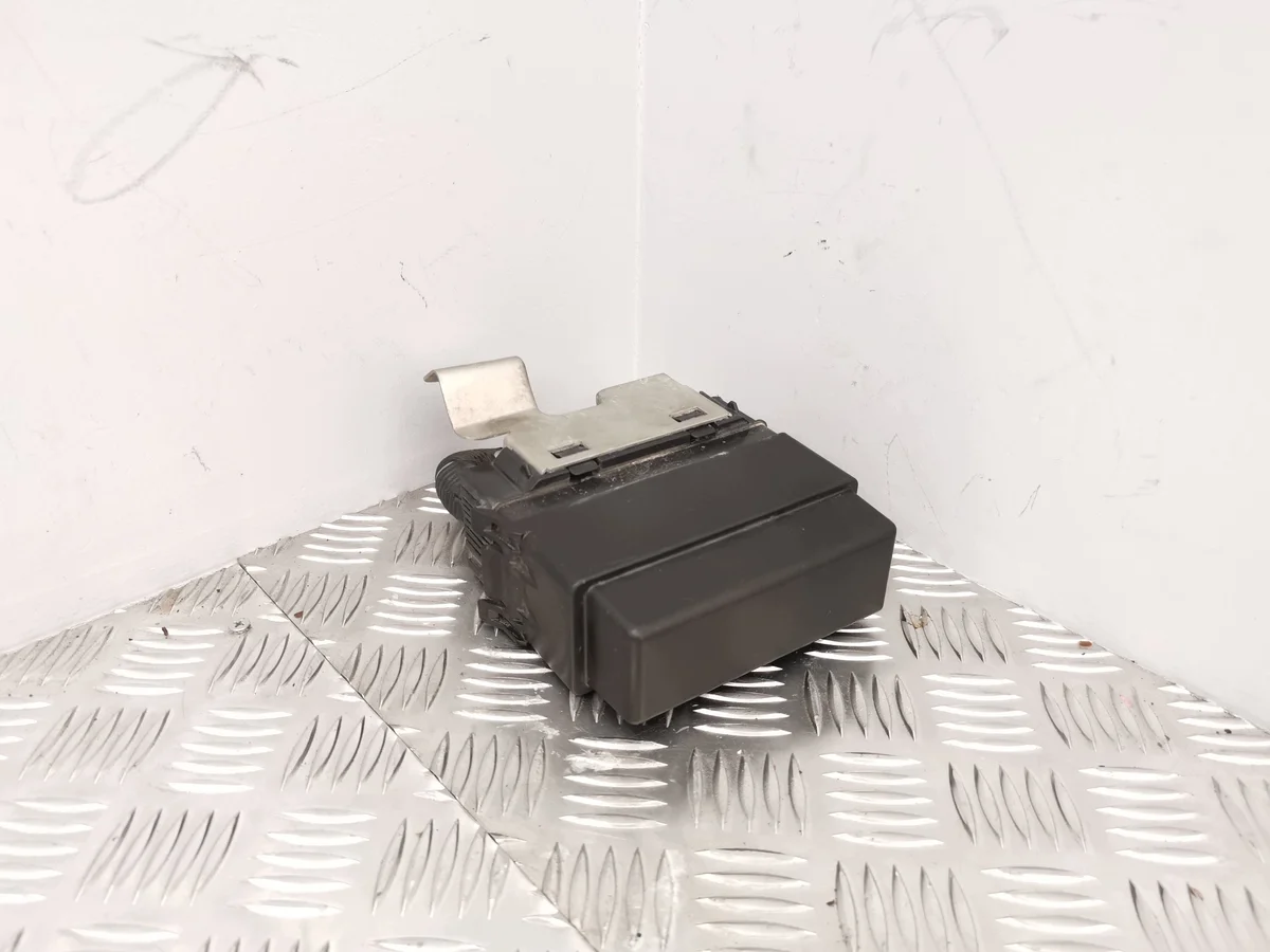 Nissan Pathfinder R53 2021- Zekeringkast image 3