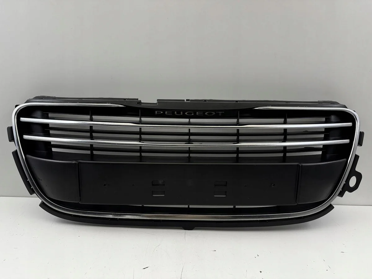 Grille centrale Peugeot 508 I 9686571877