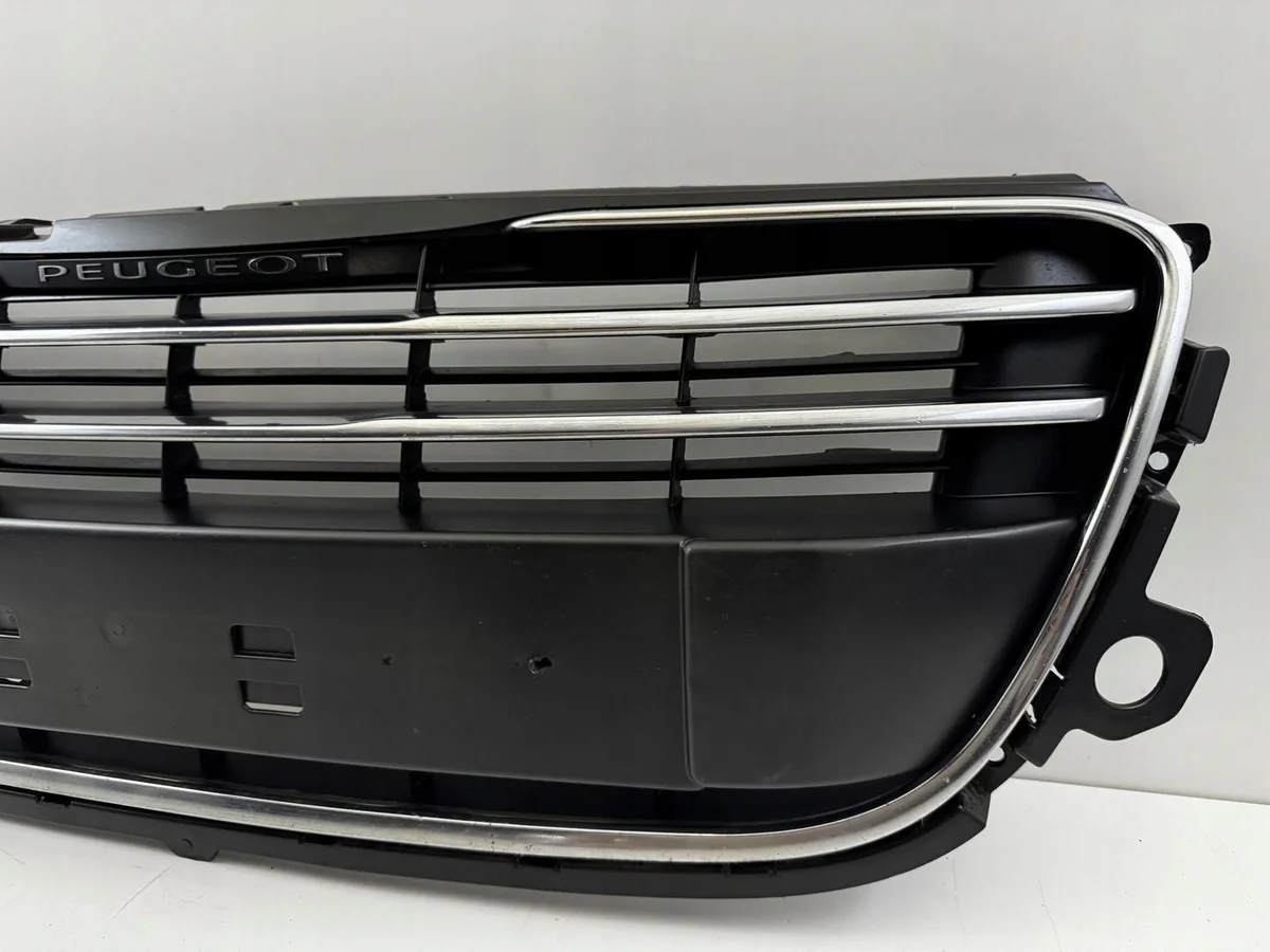 Grille centrale Peugeot 508 I 9686571877 image 3