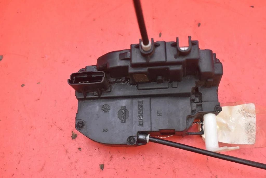 Serrure Porte Avant Gauche Nissan Micra K12
