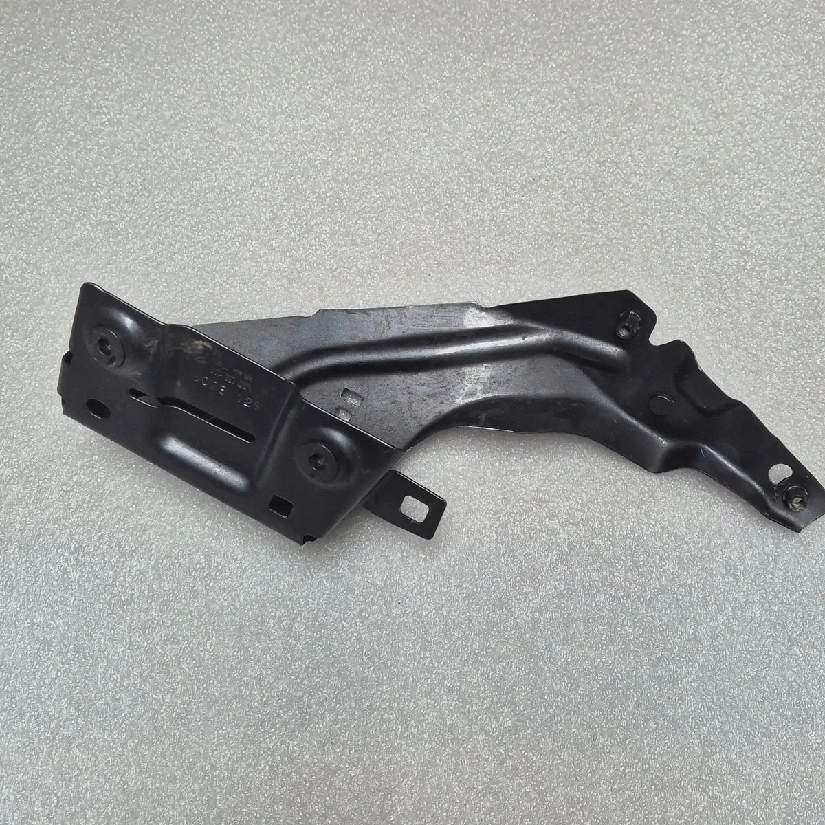 Audi Q5 80A Support aile avant gauche image 5
