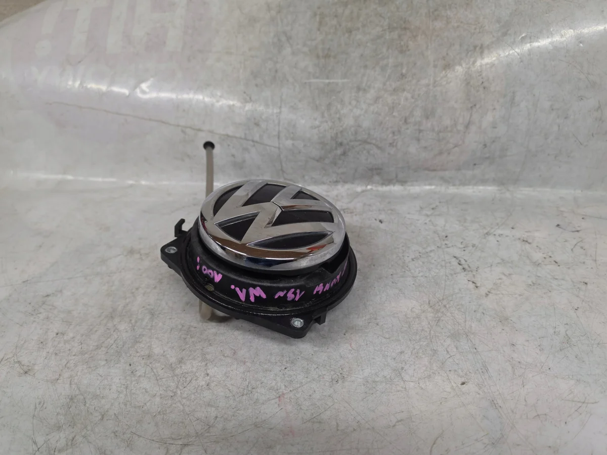 Maniglia Bagagliaio VW Passat B8 510827469F Usata