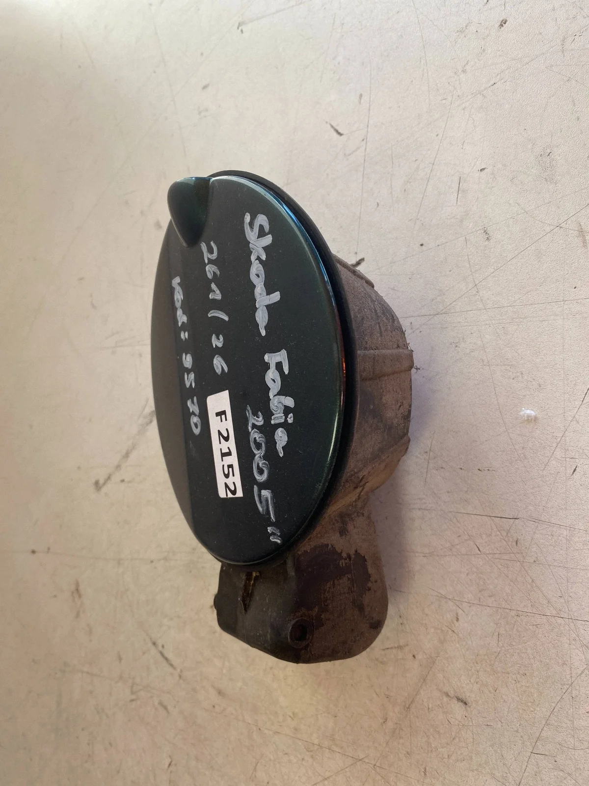 Skoda Fabia Mk1 (6Y) Tanklock image 3