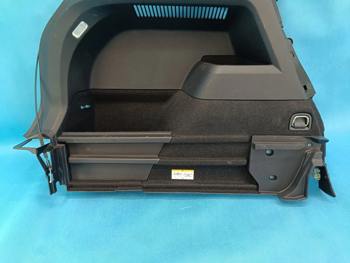 VW Tiguan 3 Seitenverkleidung Kofferraum Links image 4
