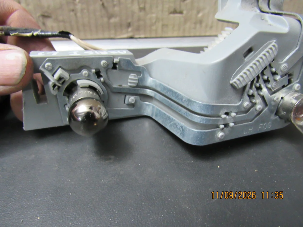 Rückleuchteneinsatz Links Hinten Auris I image 3