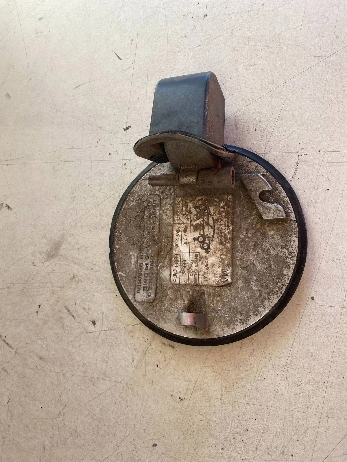 Bränslepåfyllningslucka Opel Zafira A 90559413 image 4