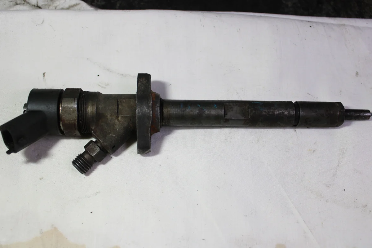 Injector Peugeot 607 2.2 HDI 0445110036