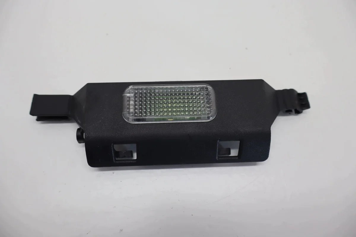 Audi A6 C6 lampa fotel 4F0947113