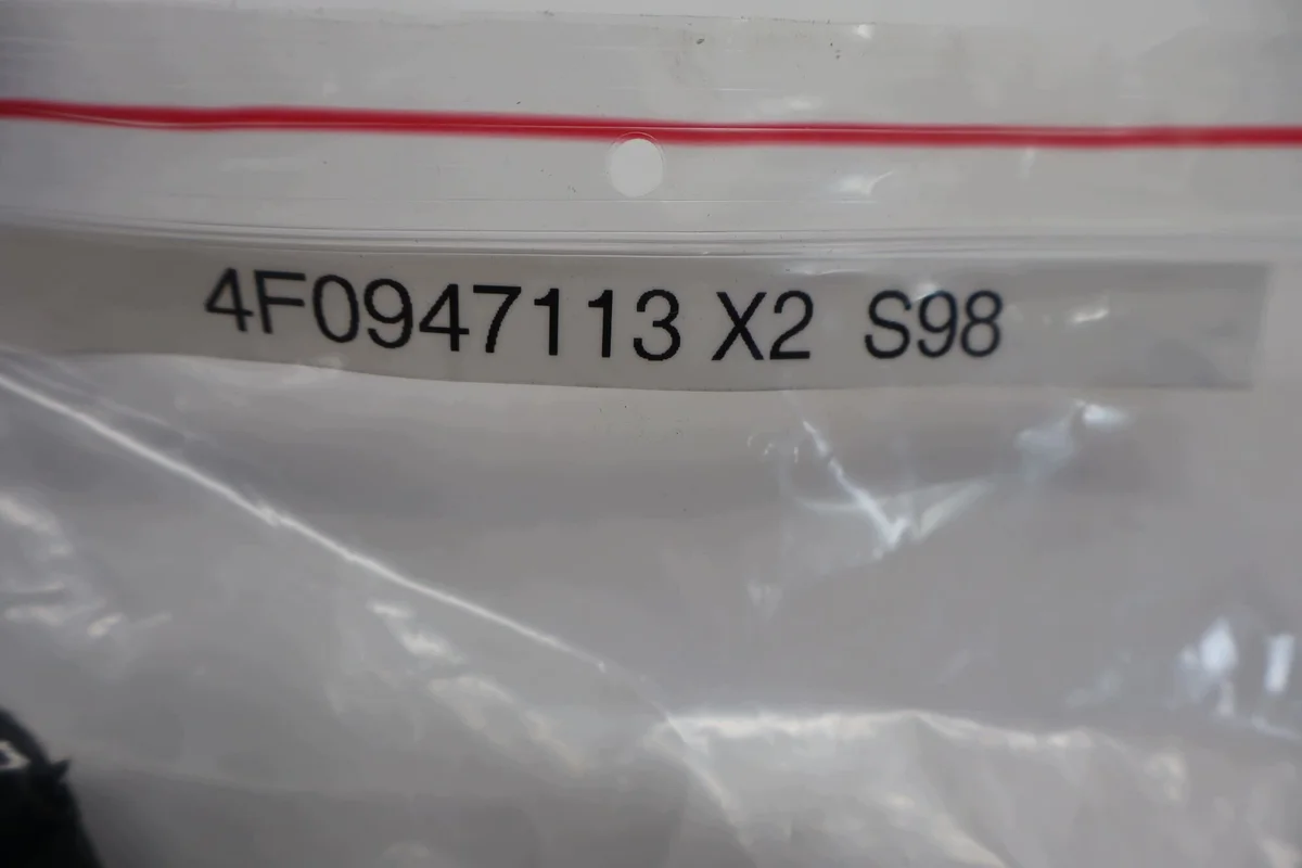 Lampe de siège Audi A6 C6 4F0947113 image 3