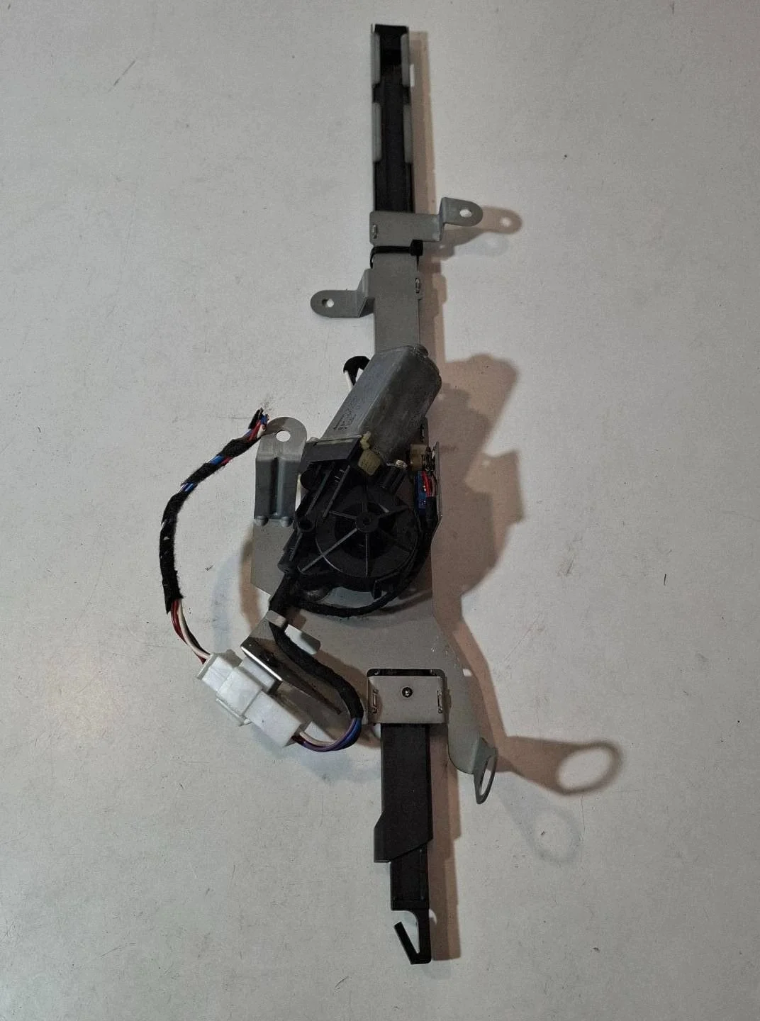Mercedes CLK W209 2038600282 Guide Ceinture Droit image 4