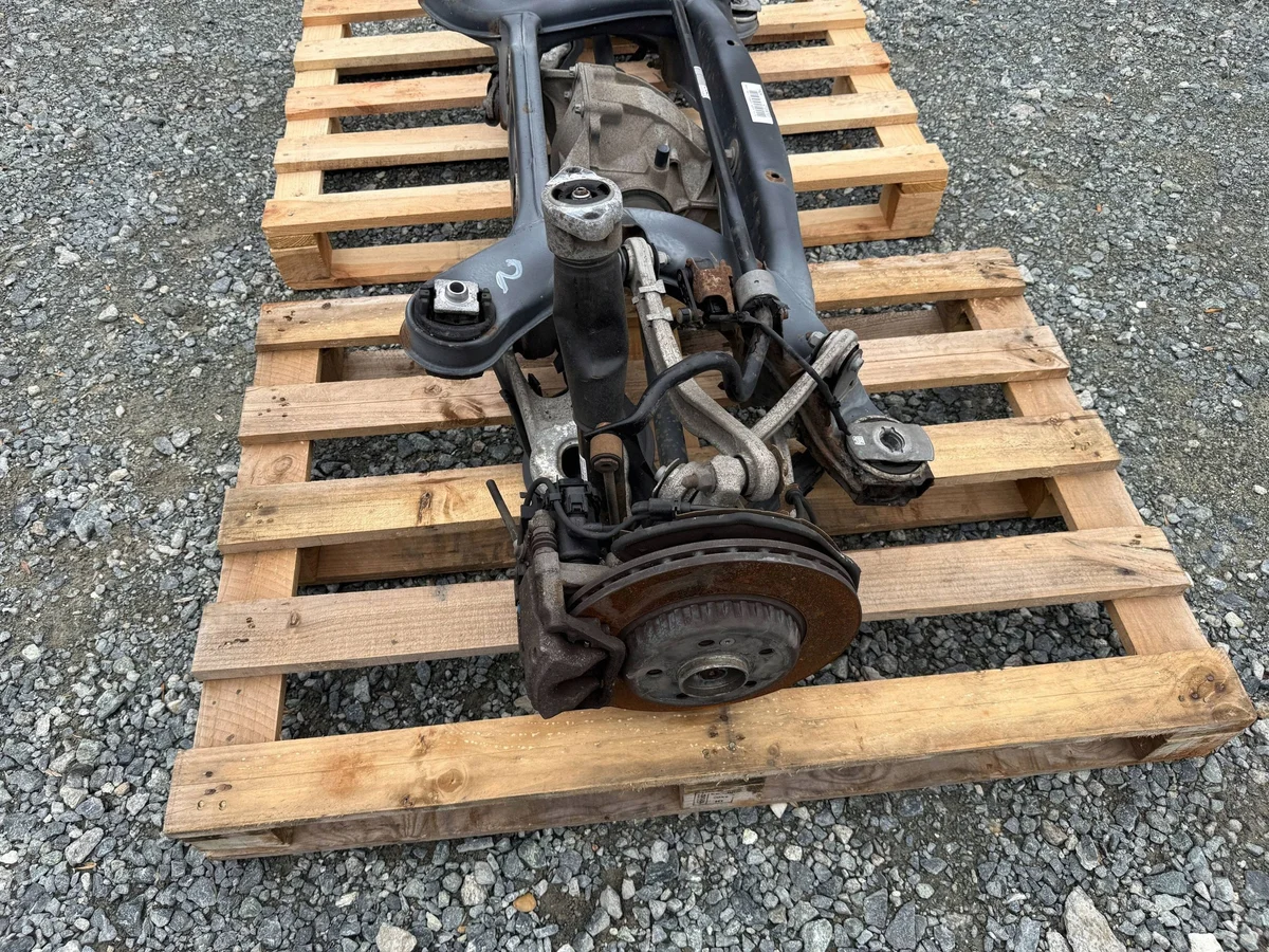 Bakre diffbalk Mercedes W213 Kombi A2133509707 image 6