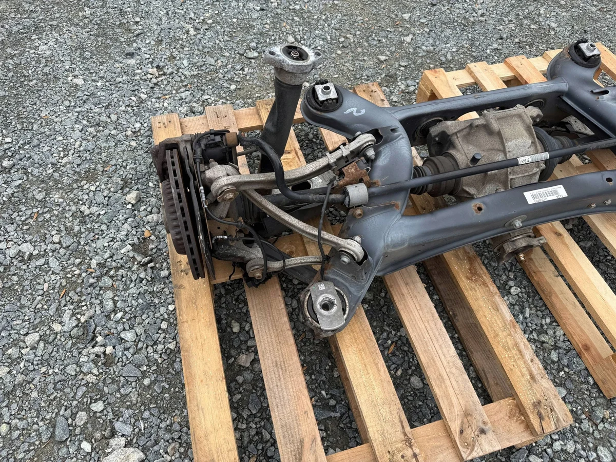 Bakre diffbalk Mercedes W213 Kombi A2133509707 image 7