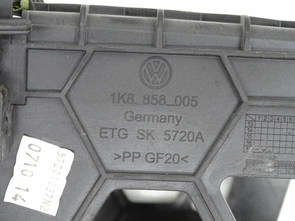 Cadre autoradio 2 DIN VW Scirocco III WAH47562 image 4