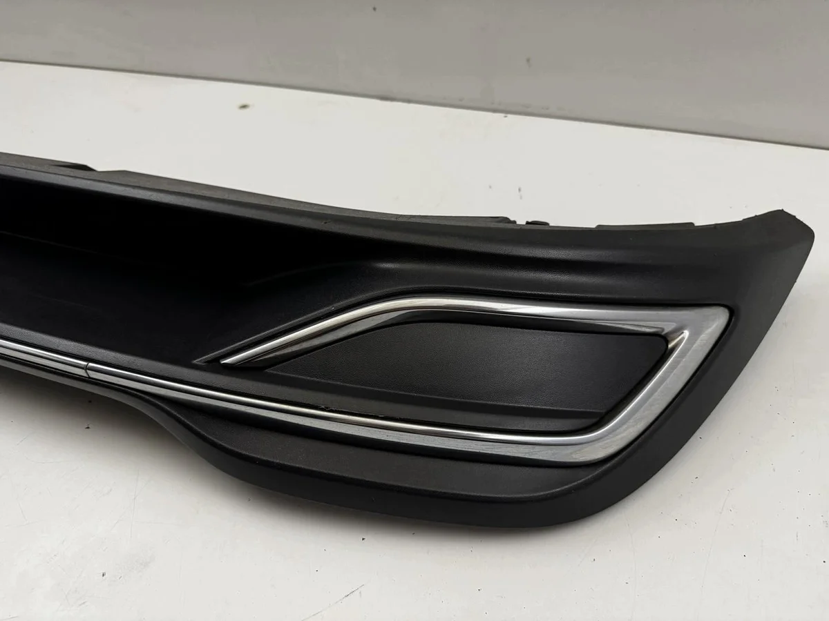 VW Golf VIII Diffuser Achterbumper Gebruikt image 4