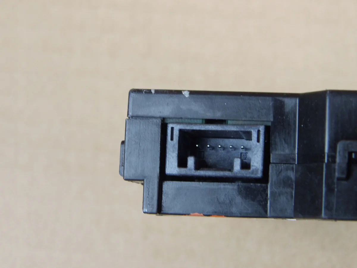 Sensor Ángulo Giro Toyota OE 89245-02060 Usado image 3