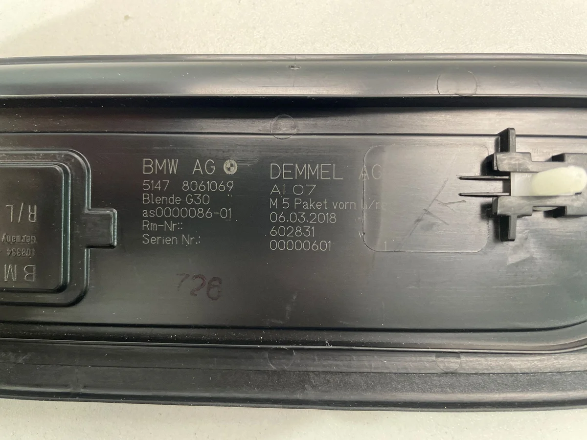 BMW M5 F90 Schwellerleiste vorne 8061069 image 3