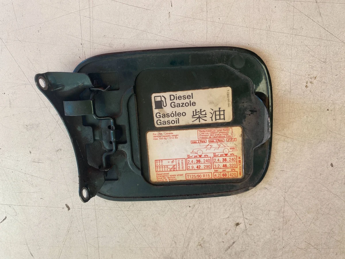 Audi A6 S6 C5 Fuel Flap 4B0010138H image 5
