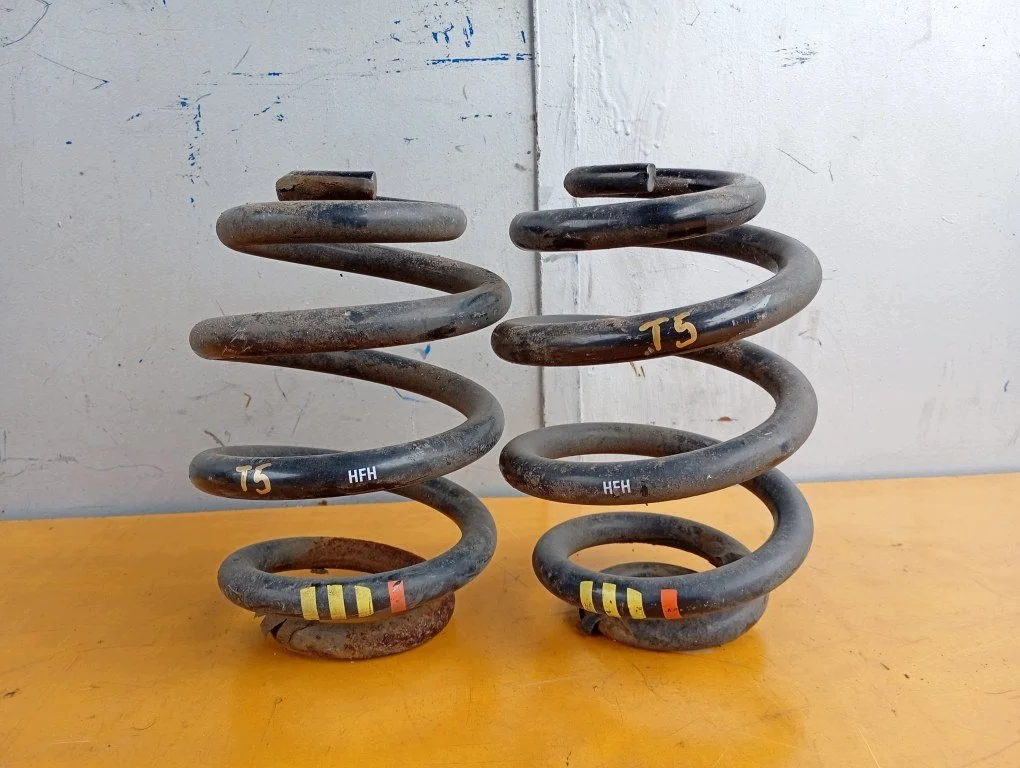VW Transporter T5 Achterasveer Links Rechts Gebruikt